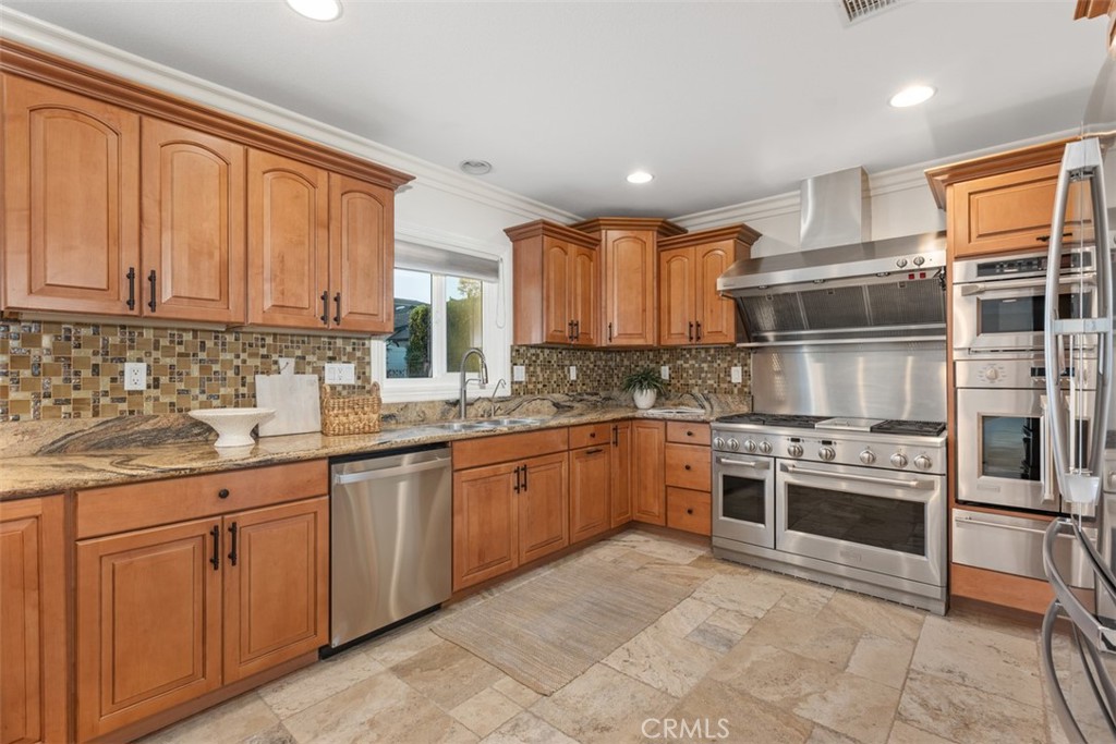 2249 S Della Lane, Anaheim CA 92802 - photo 18