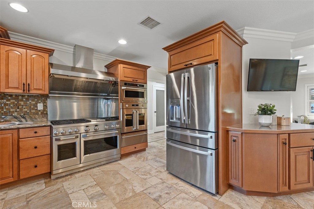 2249 S Della Lane, Anaheim CA 92802 - photo 19
