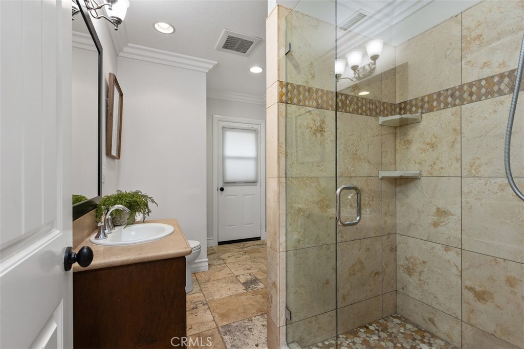 2249 S Della Lane, Anaheim CA 92802 - photo 23