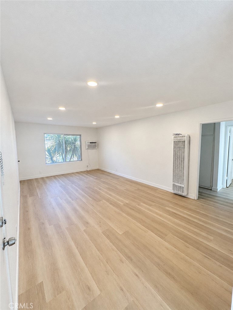 2262 W Colchester Drive E, Anaheim CA 92804 - photo 9