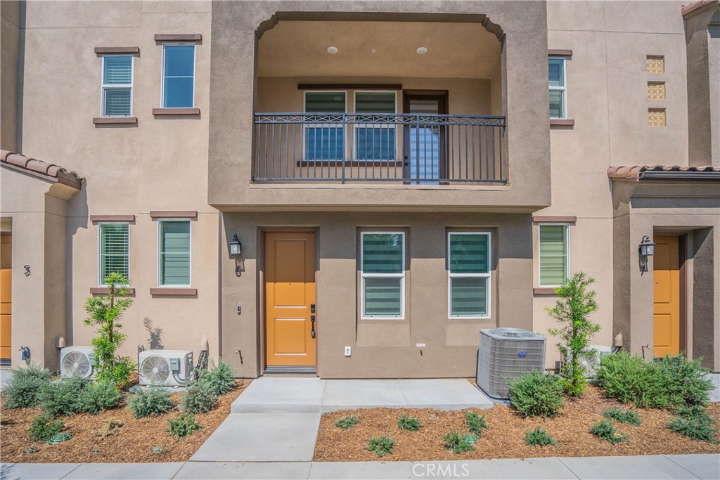 2317 W Broadway 6, Anaheim CA 92804 - photo 1