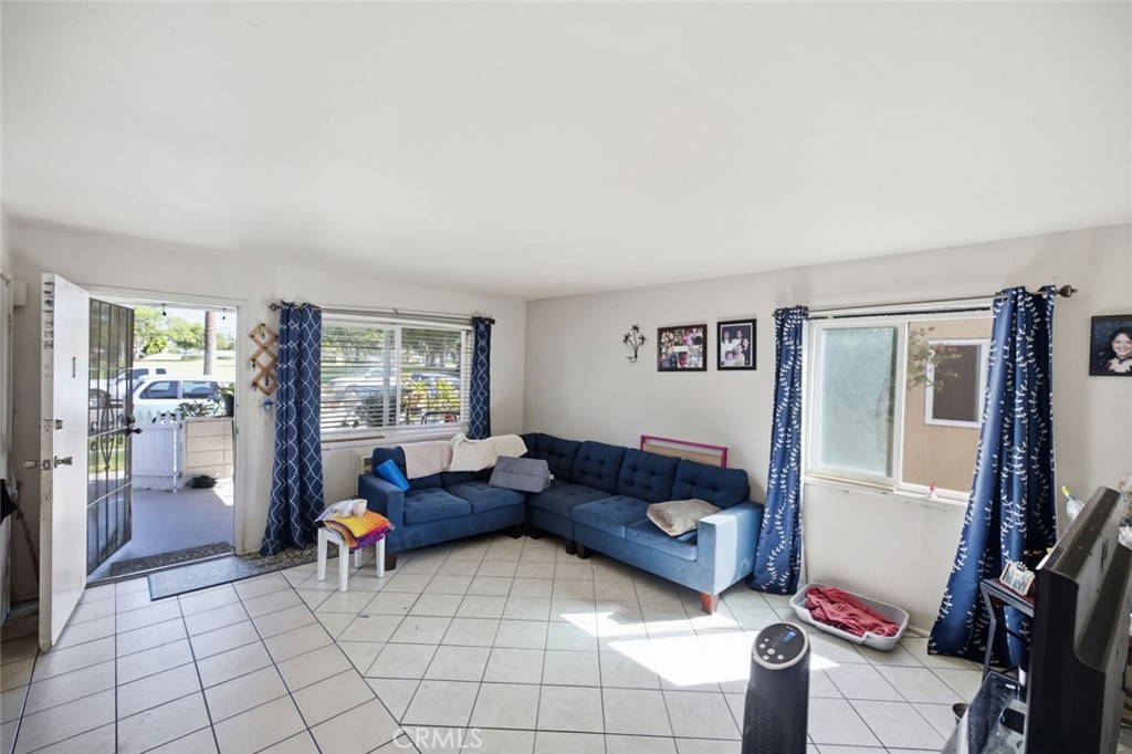 2318 W Greenacre, Anaheim CA 92801 - photo 8