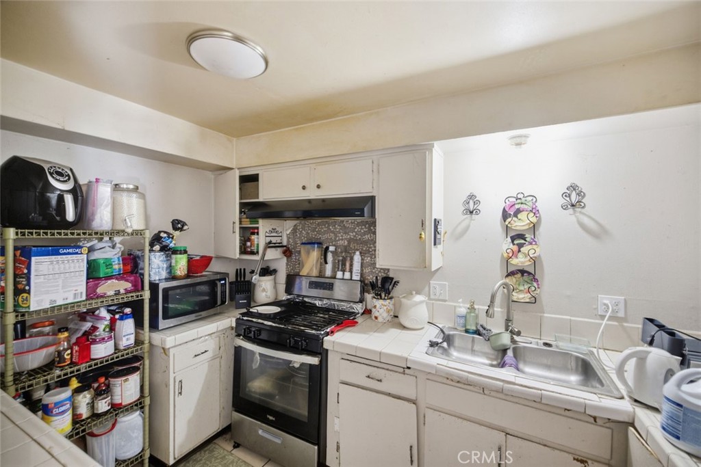 2318 W Greenacre, Anaheim CA 92801 - photo 11