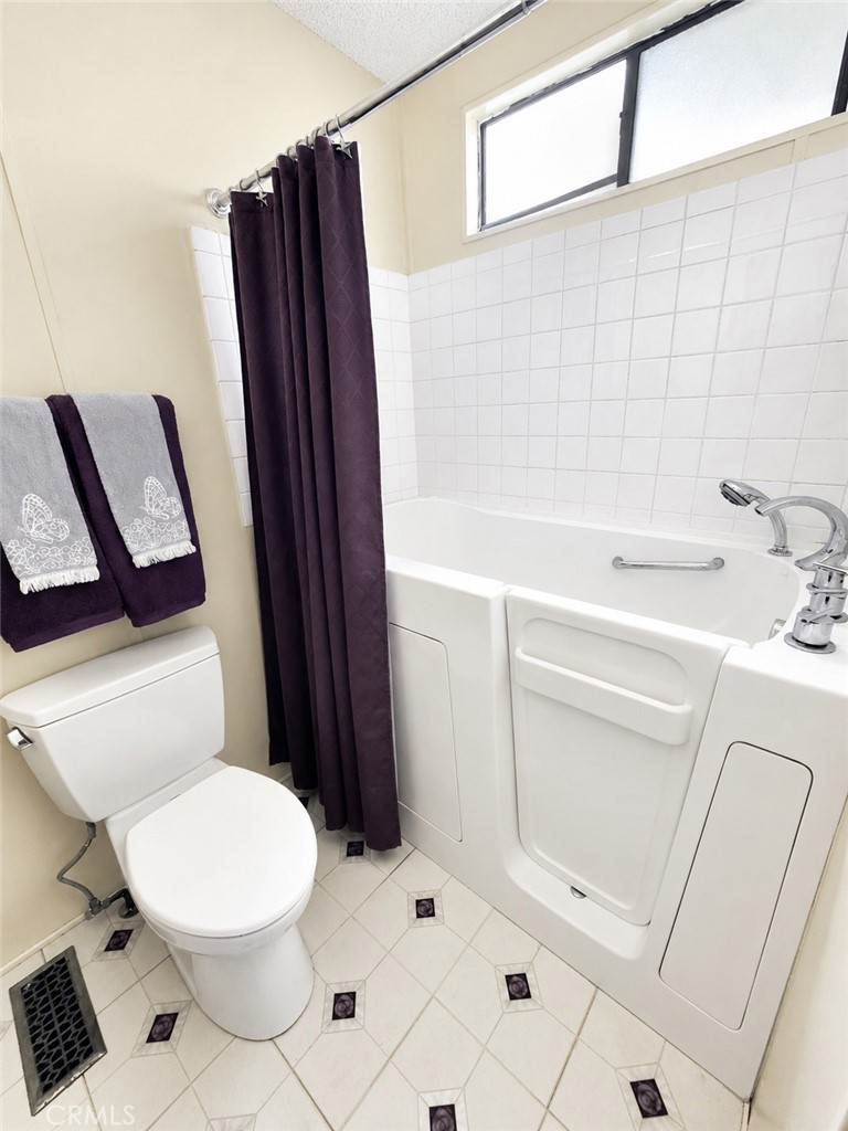 235 S BEACH Boulevard 43, Anaheim CA 92804 - photo 3