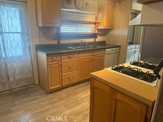 235 S S. Beach Boulevard 54, Anaheim CA 92804 - photo 6