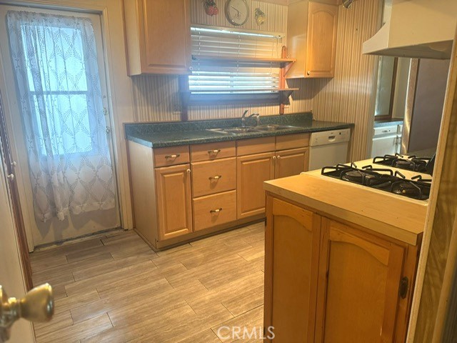 235 S S. Beach Boulevard 54, Anaheim CA 92804 - photo 8