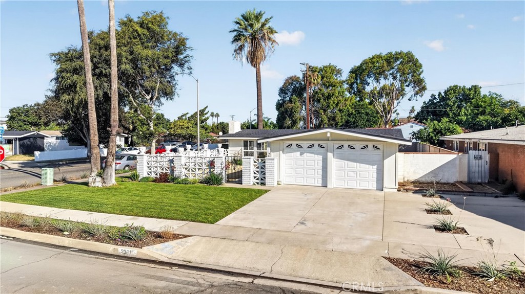 2381 W Transit, Anaheim CA 92804 - photo 4