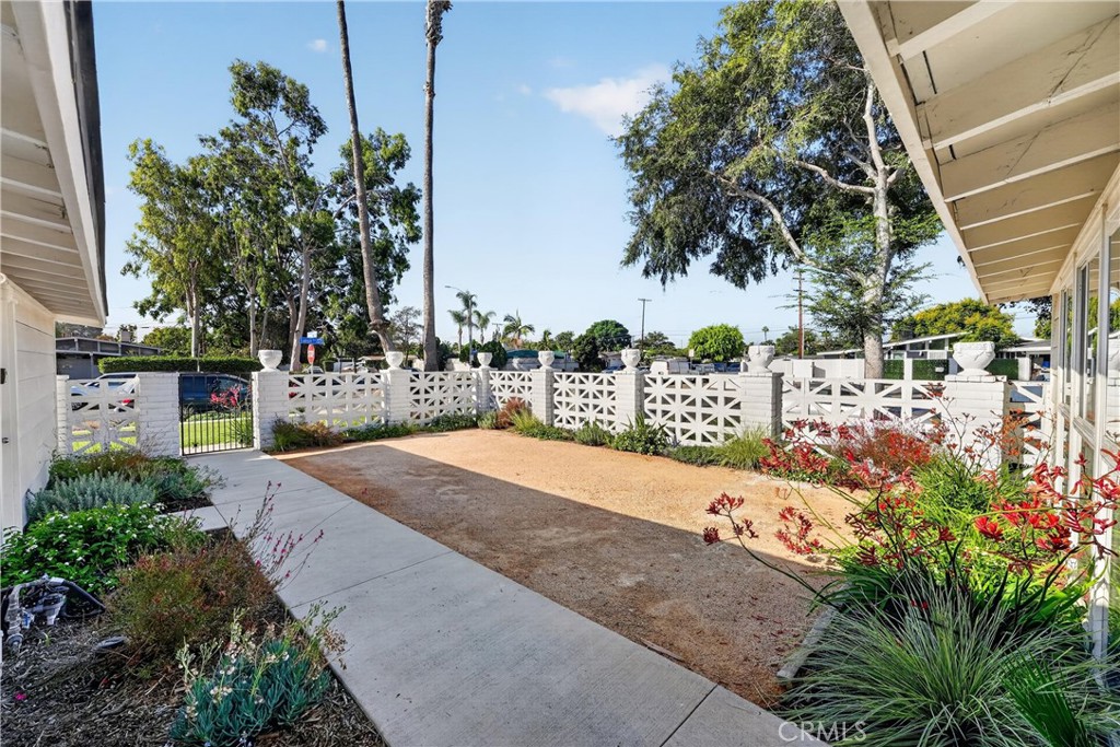 2381 W Transit, Anaheim CA 92804 - photo 6