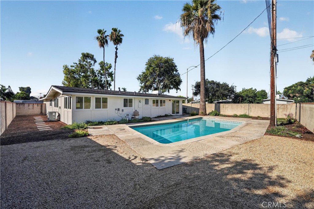 2381 W Transit, Anaheim CA 92804 - photo 39