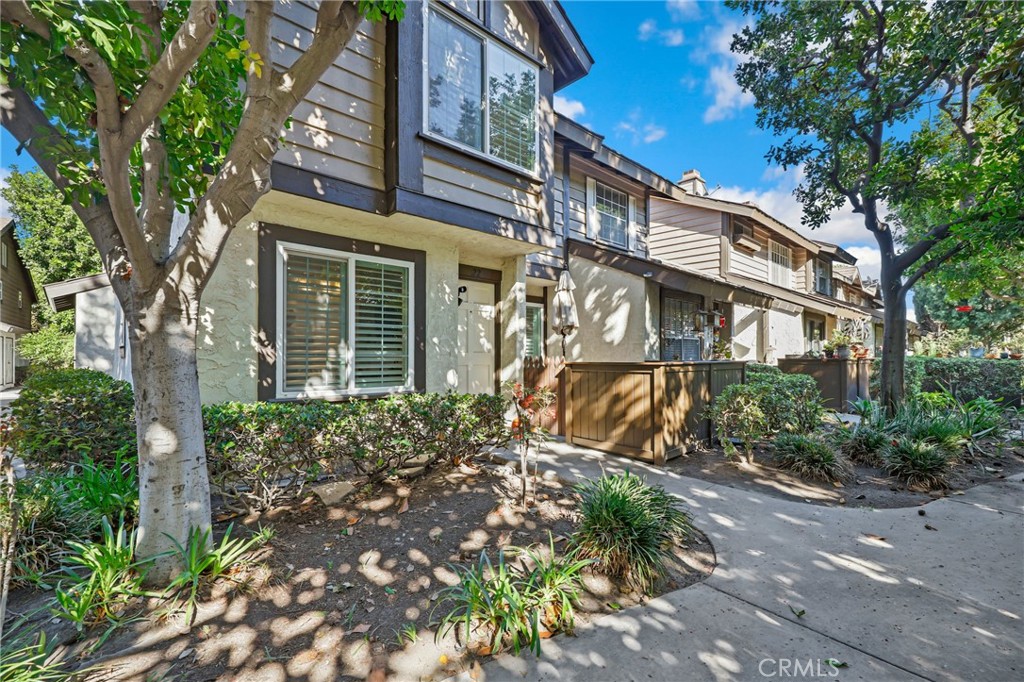 2390 S Willowbrook Lane 22, Anaheim CA 92802 - photo 1