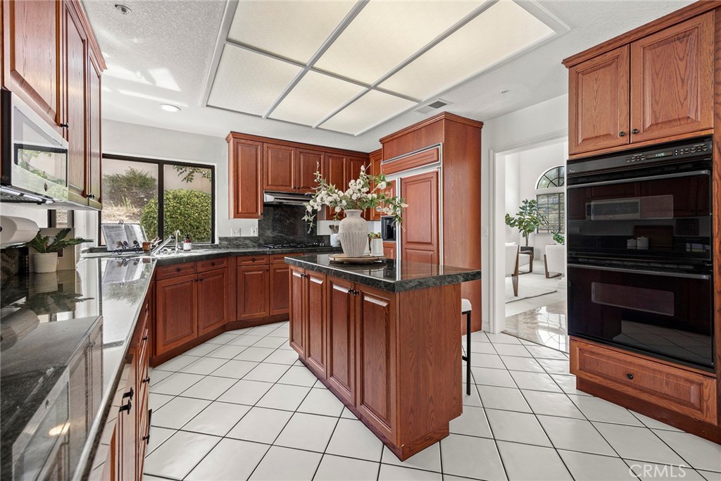 240 S Willowcreek Lane, Anaheim CA 92808 - photo 9