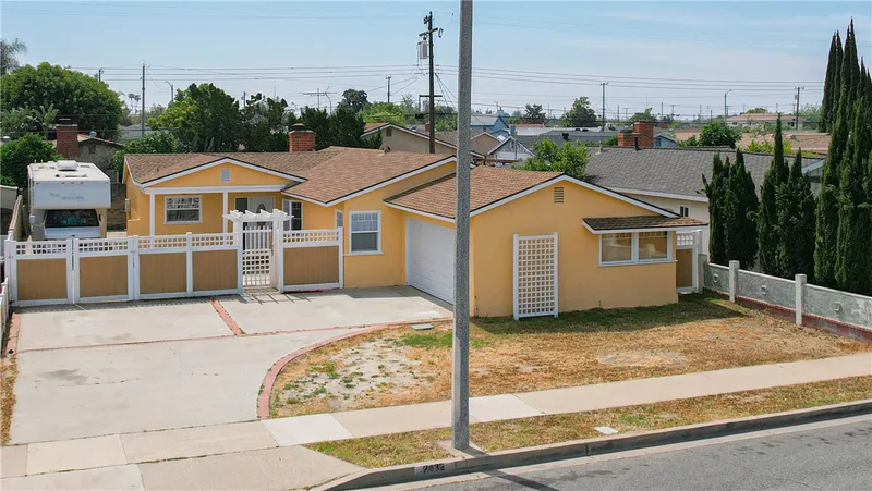 2432 W Rainbow Avenue, Anaheim, CA 92801
