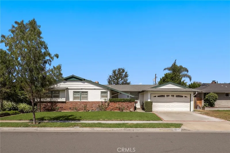 2439 E Paradise Road, Anaheim