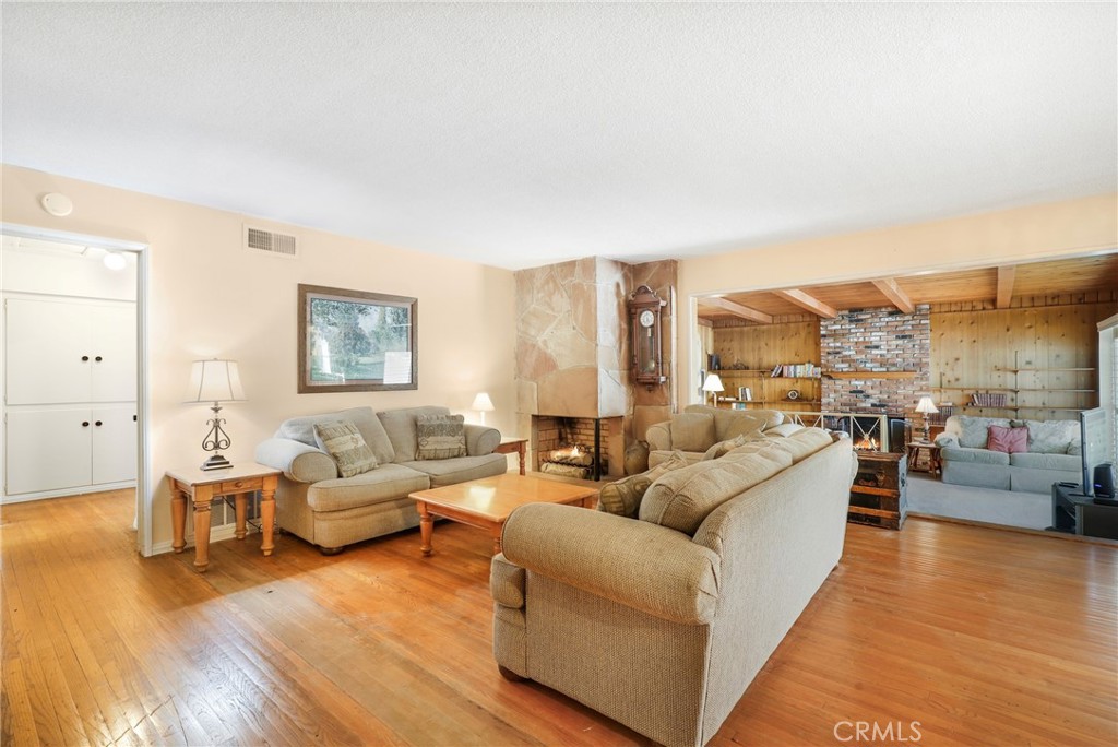 2439 E Paradise Road, Anaheim CA 92806 - photo 3