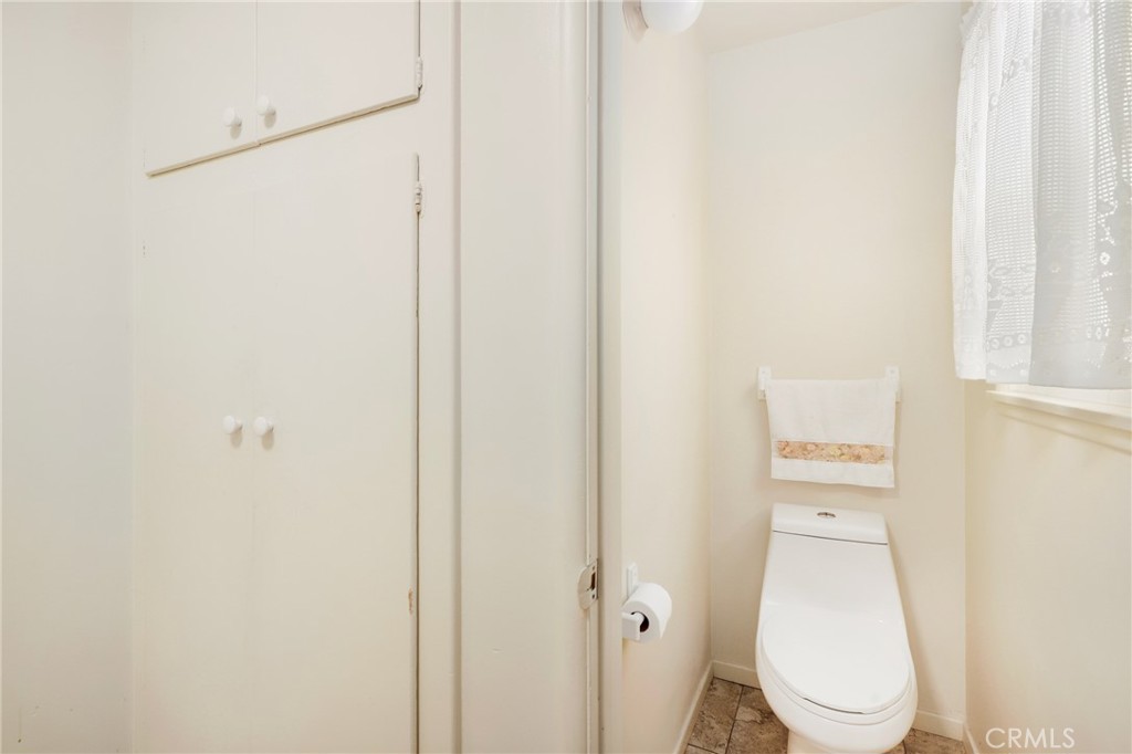 2439 E Paradise Road, Anaheim CA 92806 - photo 27