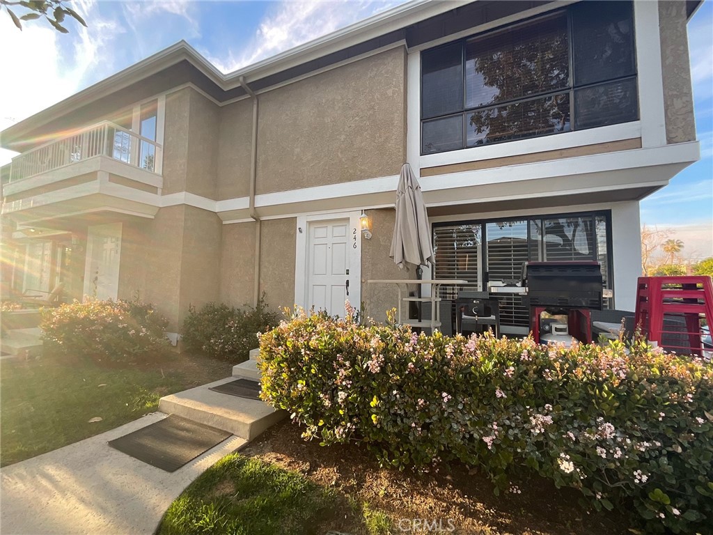 246 S Seneca Circle 31, Anaheim CA 92805 - photo 1
