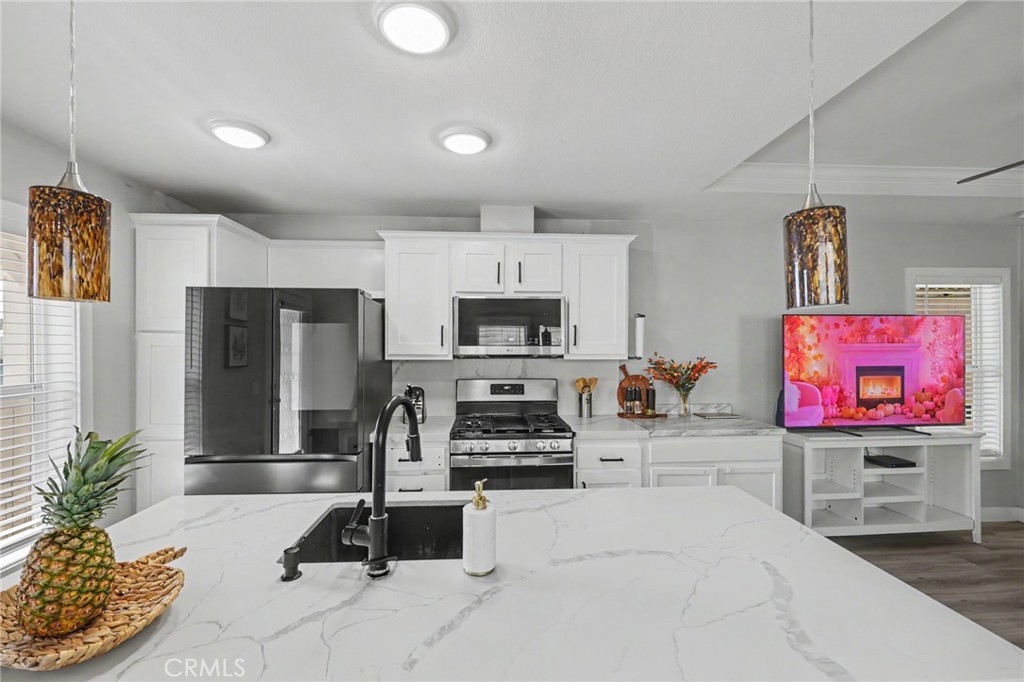 Updated/Remodeled Kitchen - 250 W Midway Drive 2, Anaheim CA 92805 - photo 2