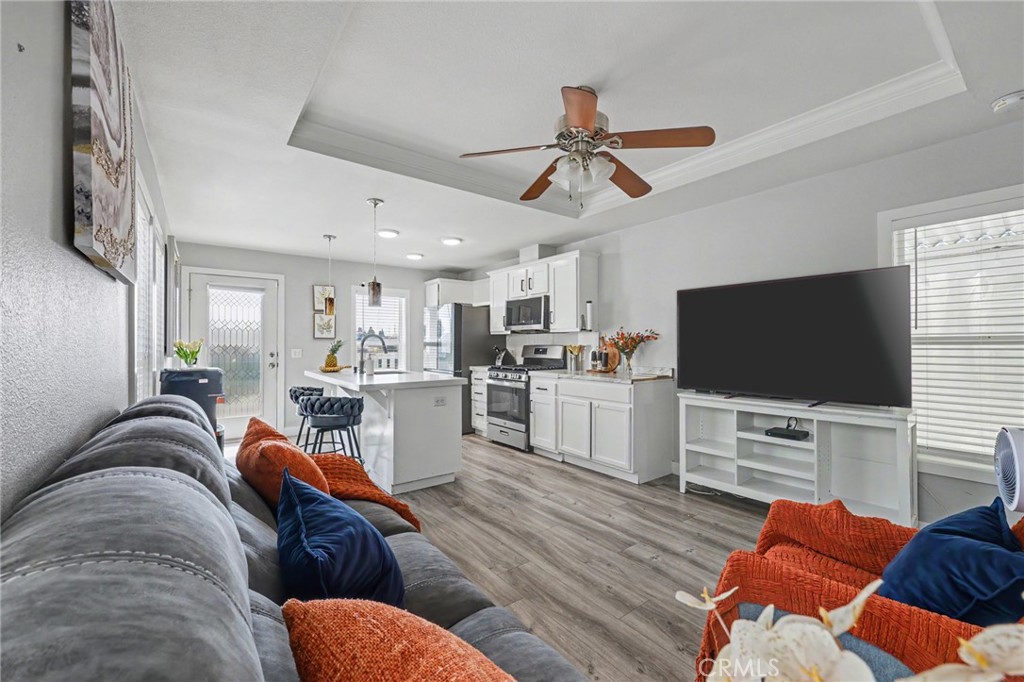 Coffered Ceiling in living room area - 250 W Midway Drive 2, Anaheim CA 92805 - photo 3