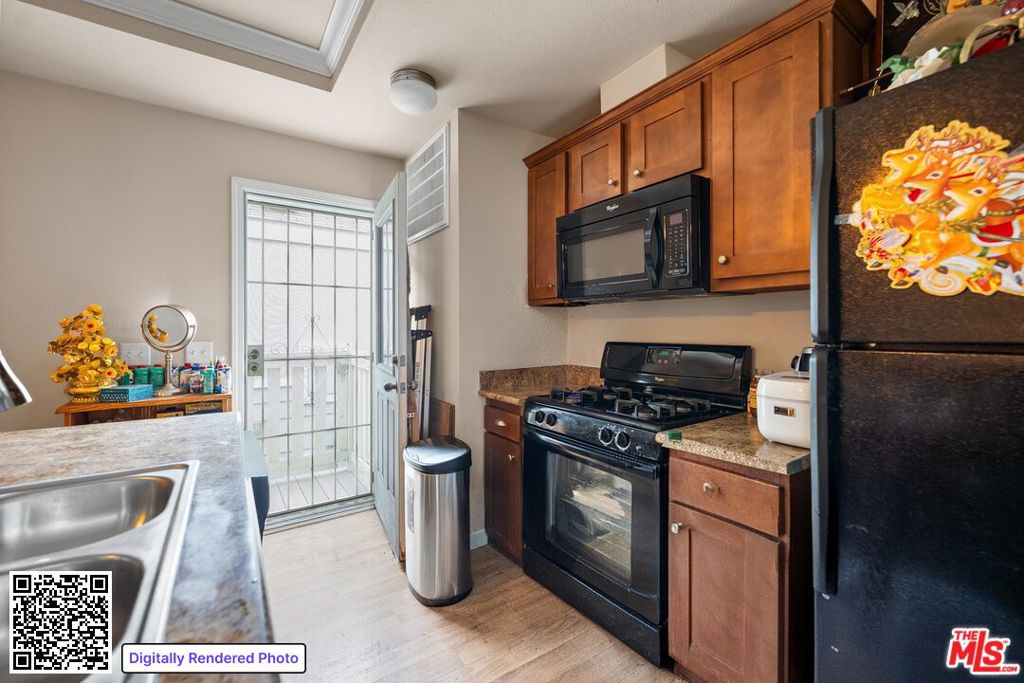 250 W Midway Drive 5, Anaheim CA 92805 - photo 5