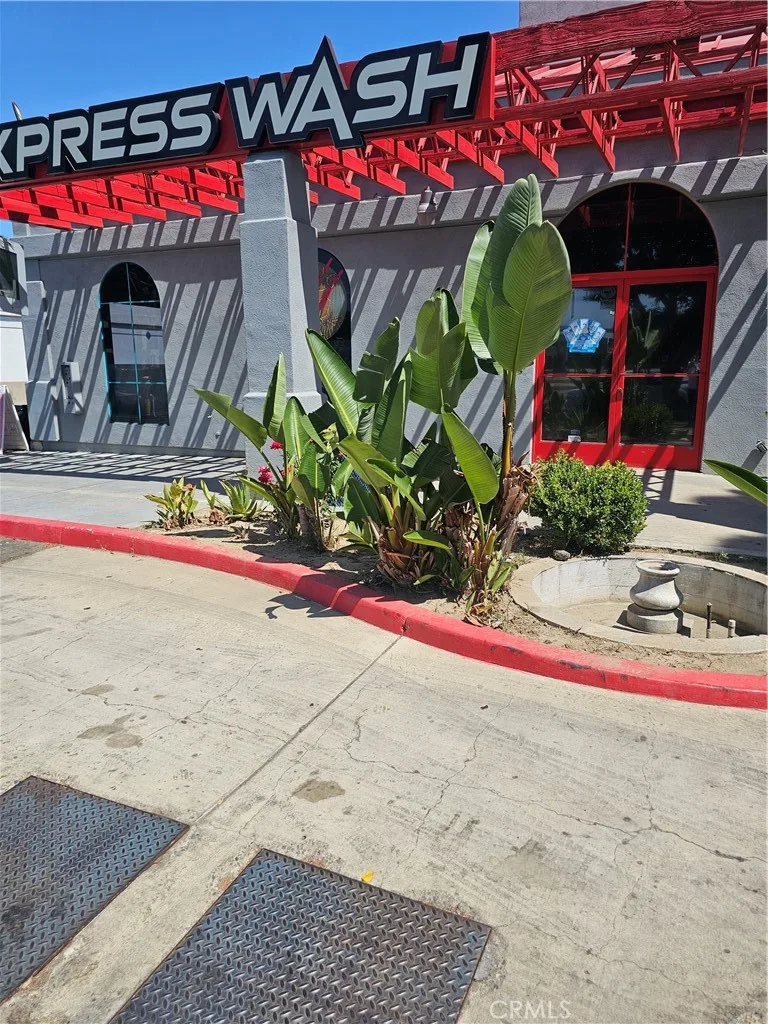 2525 E Lincoln, Anaheim, CA 92806