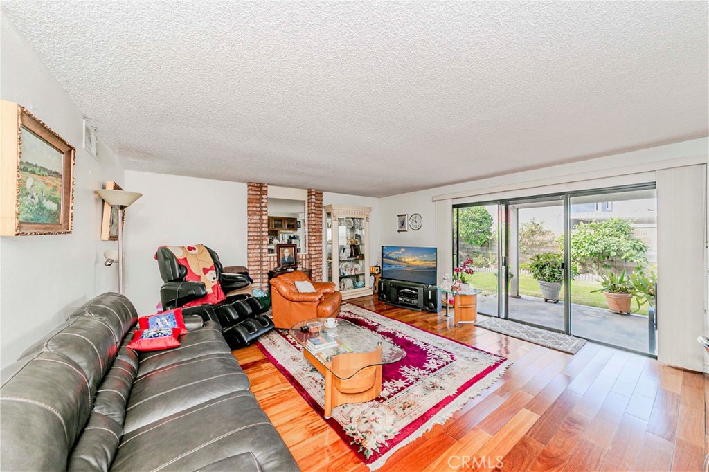 2586 E Riles Circle, Anaheim CA 92806 - photo 9