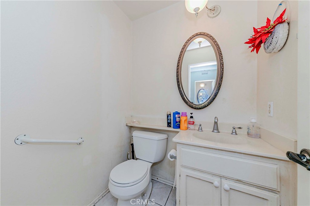 2586 E Riles Circle, Anaheim CA 92806 - photo 12