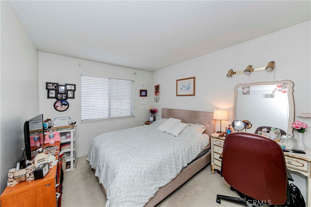 2586 E Riles Circle, Anaheim CA 92806 - photo 13