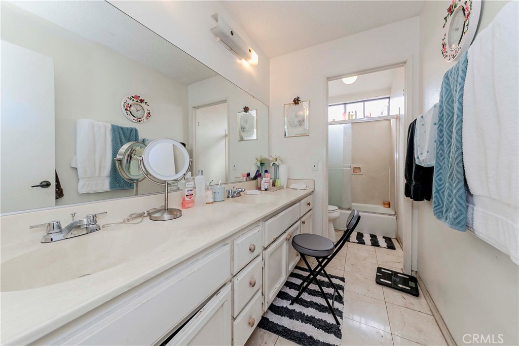 2586 E Riles Circle, Anaheim CA 92806 - photo 16