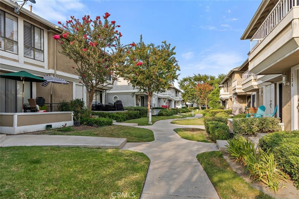 264 S Seneca Circle 40, Anaheim CA 92805 - photo 1