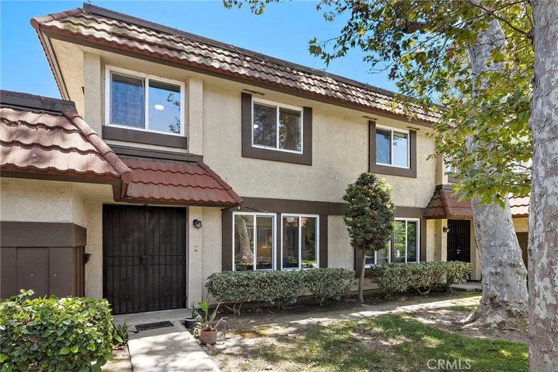 2692 W Plum Tree Lane, Anaheim, CA 92801