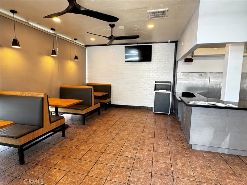 2717 W w. Lincoln, Anaheim, CA 92801