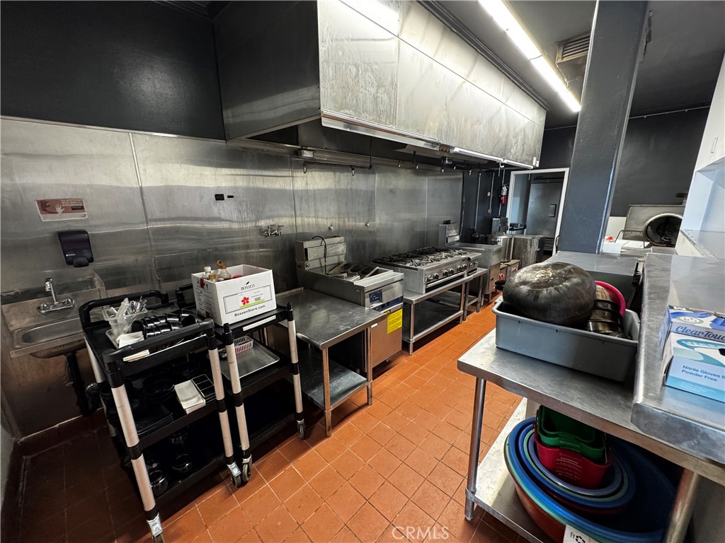2717 W w. Lincoln, Anaheim CA 92801 - photo 4