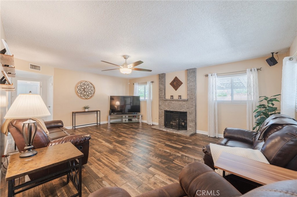 2741 E Viking, Anaheim CA 92806 - photo 8