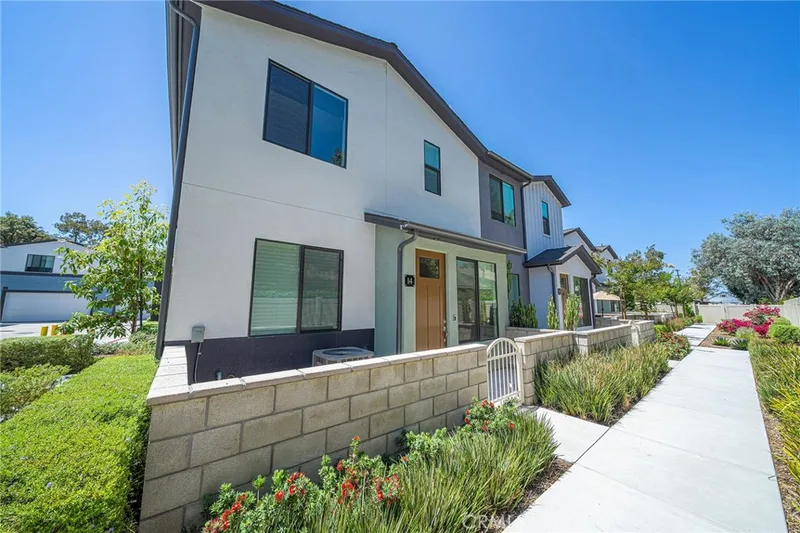2775 W Pepper Tree 14, Anaheim