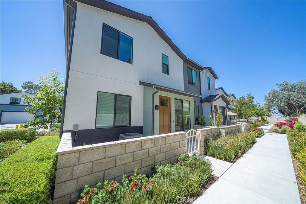 2775 W Pepper Tree 14, Anaheim CA 92801 - photo 1