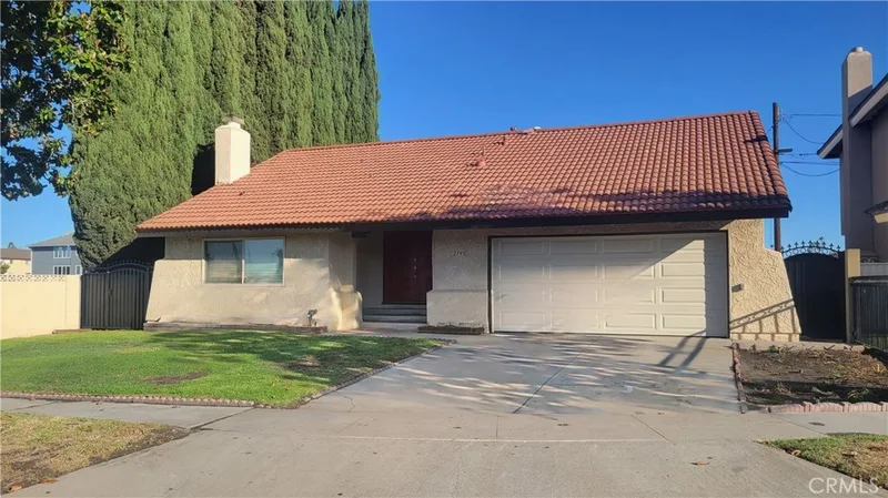 2795 W Tola, Anaheim