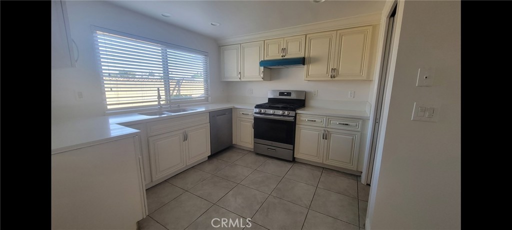 2795 W Tola, Anaheim CA 92804 - photo 2