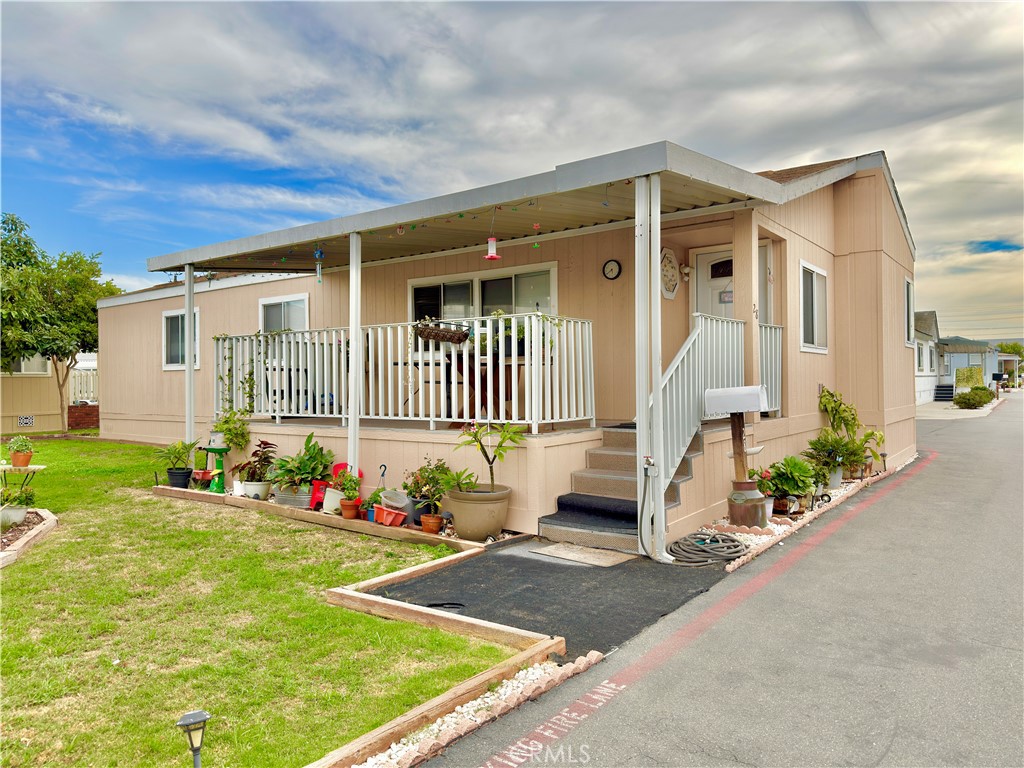 28 Walnut 28, Anaheim CA 92801 - photo 1