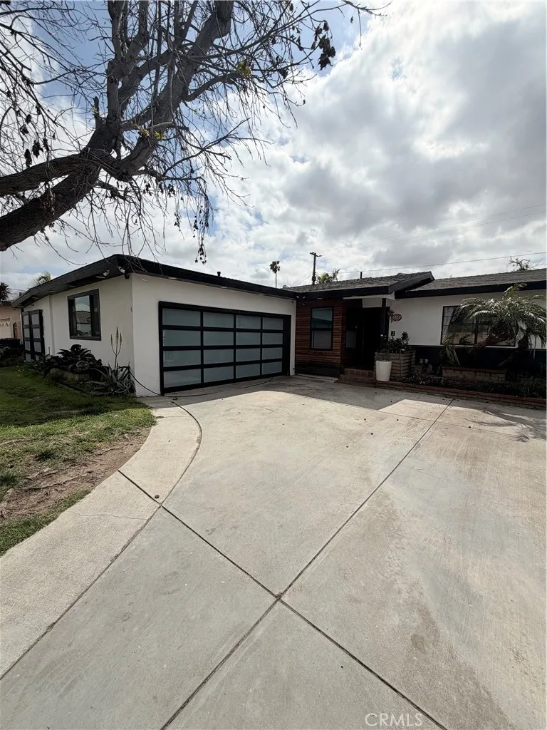 2906 W Ravenswood, Anaheim, CA 92804