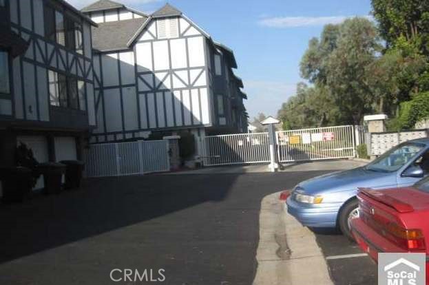 3028 W Cheryllyn Lane 13, Anaheim CA 92804 - photo 1