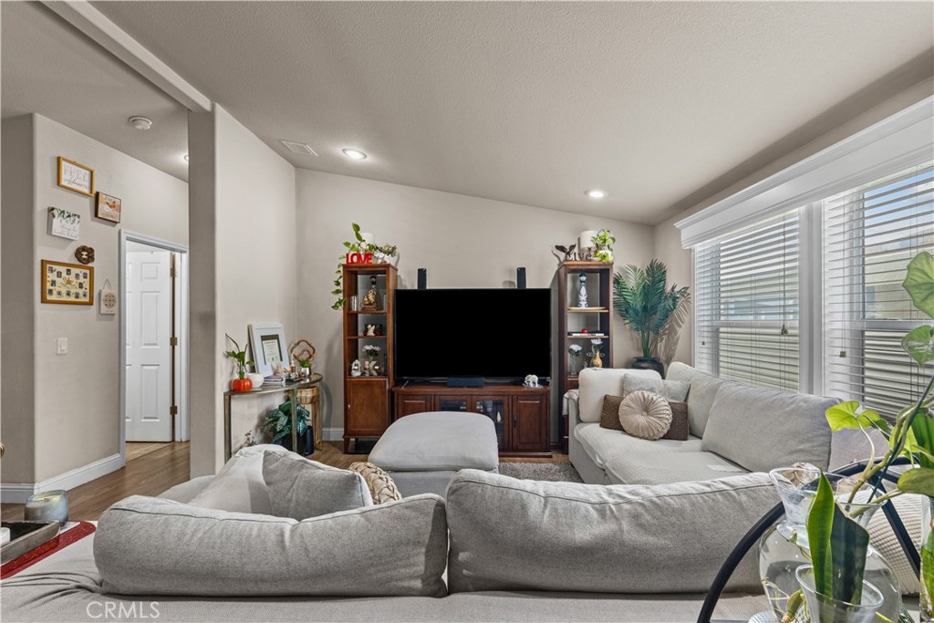 3050 W Ball Rd 29, Anaheim CA 92804 - photo 4