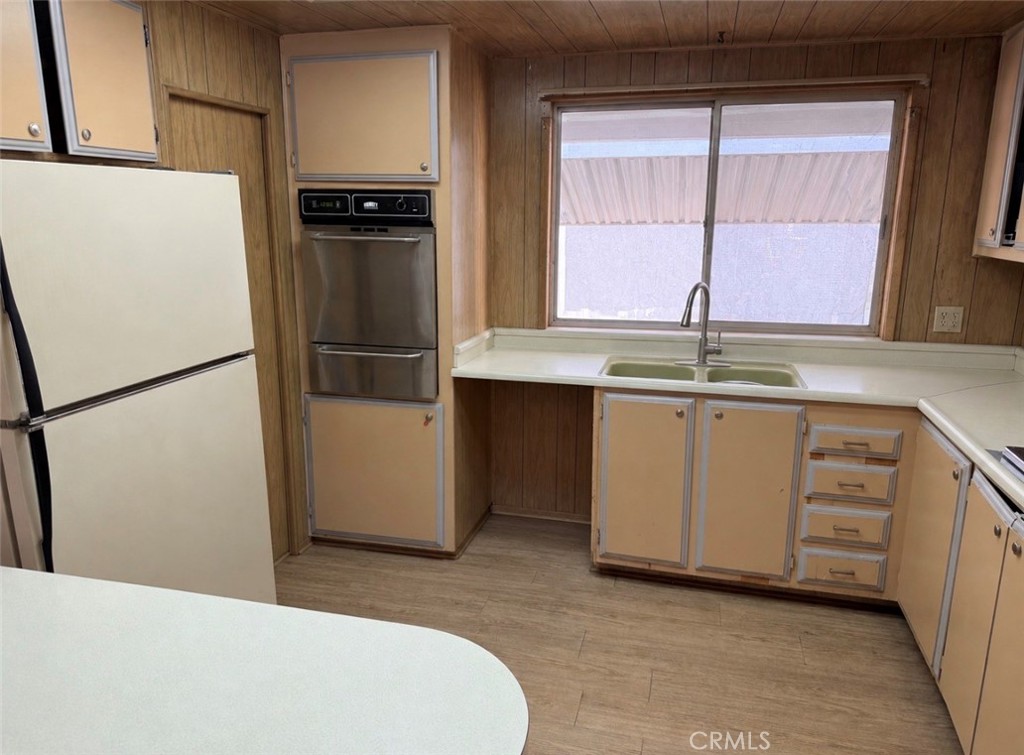 3050 W Ball Rd Space 195, Anaheim CA 92804 - photo 2