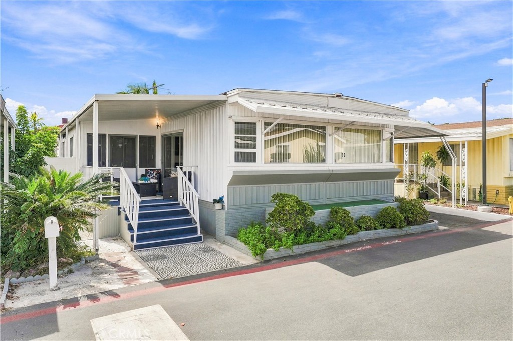 3050 W Ball Road 10, Anaheim CA 92804 - photo 2