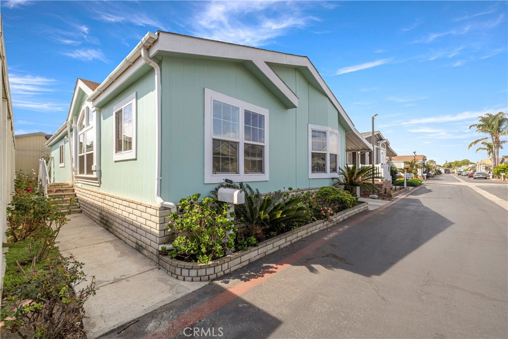 3050 W Ball Road 88, Anaheim CA 92804 - photo 2