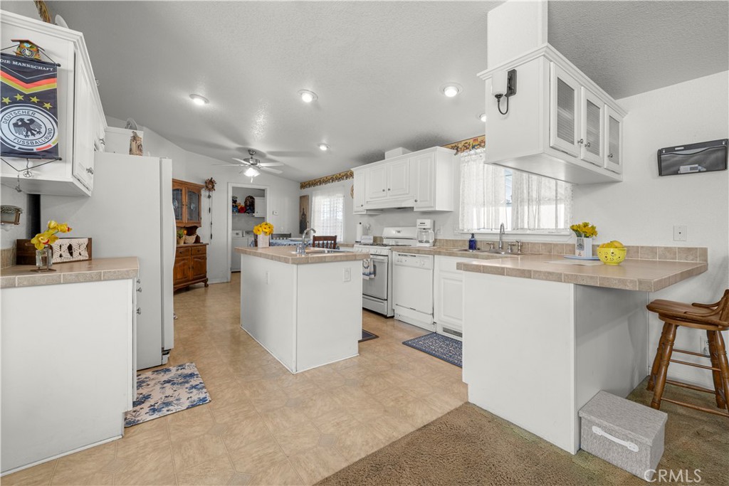 3050 W Ball Road 88, Anaheim CA 92804 - photo 8