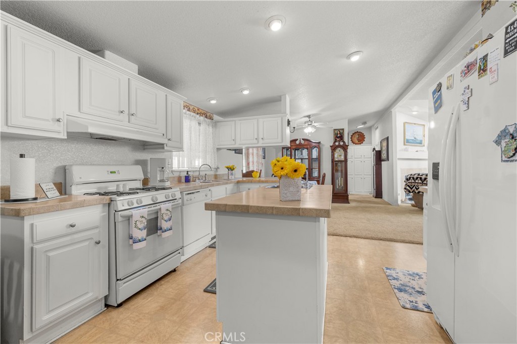3050 W Ball Road 88, Anaheim CA 92804 - photo 11