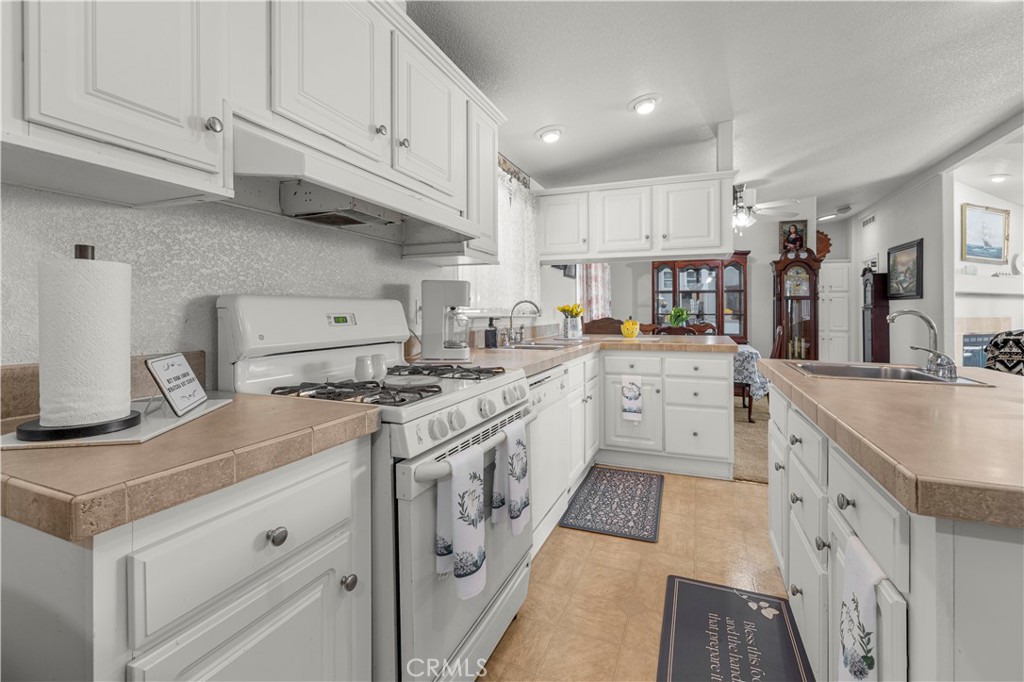 3050 W Ball Road 88, Anaheim CA 92804 - photo 12