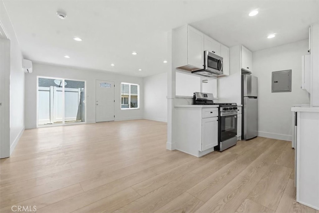 307 N Tustin C, Anaheim CA 92807 - photo 1