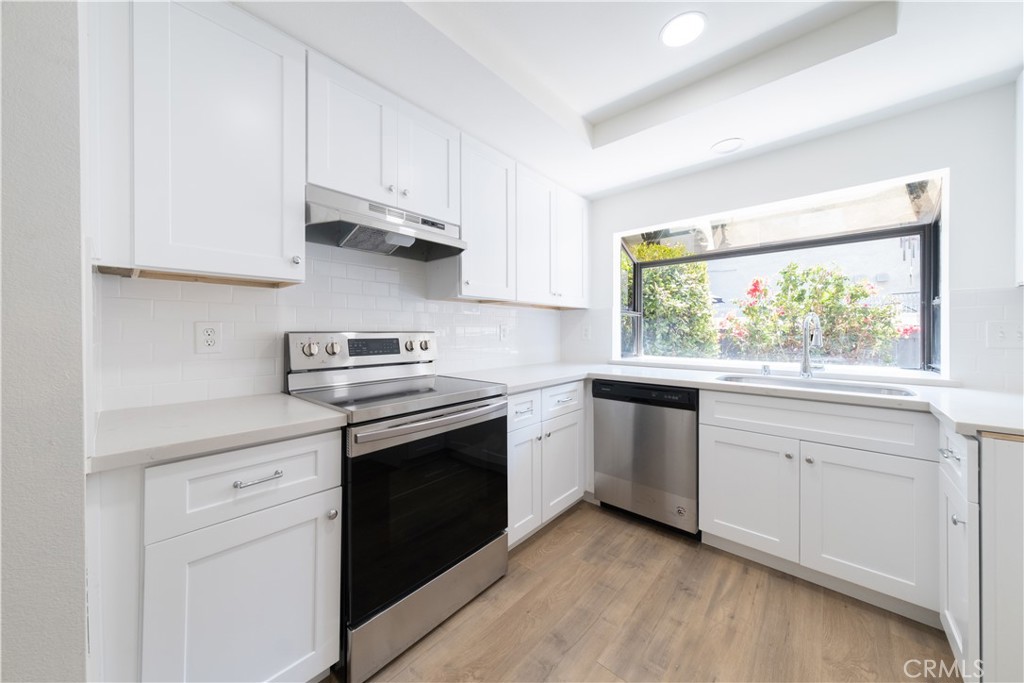 3095 W Cheryllyn Lane 53, Anaheim CA 92804 - photo 1