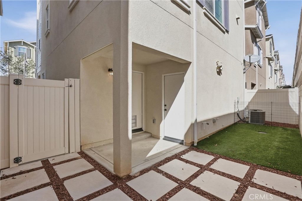 Backyard - 310 N Bellarose Way, Anaheim CA 92805 - photo 32